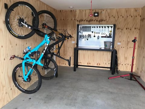 The Derby Lodge 'One Bedroom' apartment retreat! House in Branxholm