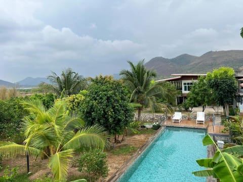 Mountain view, Pool view