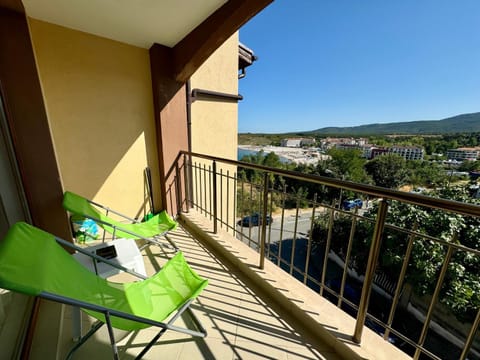 View (from property/room), Balcony/Terrace