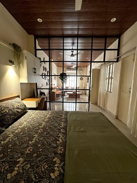 Photo of the whole room, Bedroom