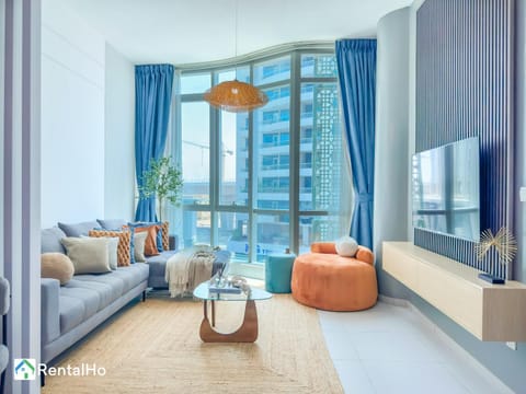 Communal lounge/ TV room, TV and multimedia, Living room, Seating area, Evening entertainment