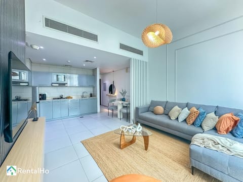 Amazing New Design Flat with Rooftop Pool in Dubai Marina 5 pax Apartment in Dubai