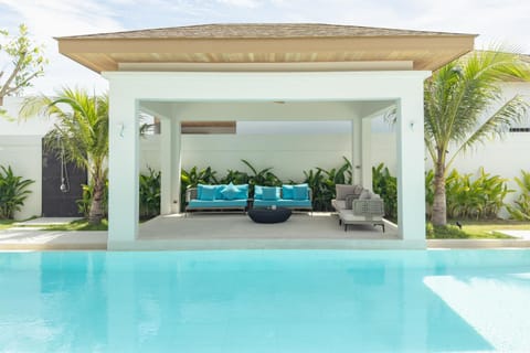 Garden, Garden view, Pool view, Swimming pool, sunbed