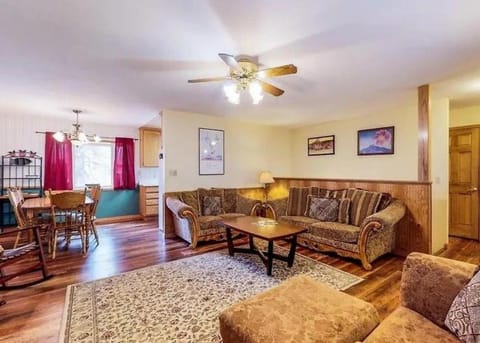 838 Placer Avenue home House in Al Tahoe