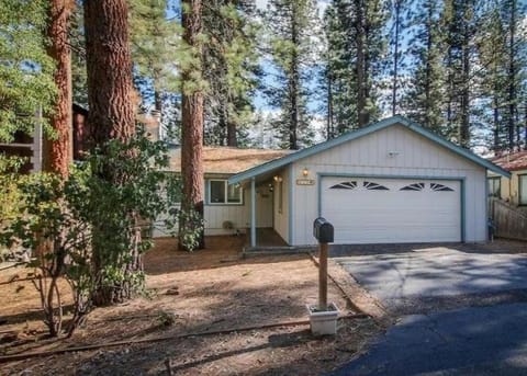 838 Placer Avenue home House in Al Tahoe