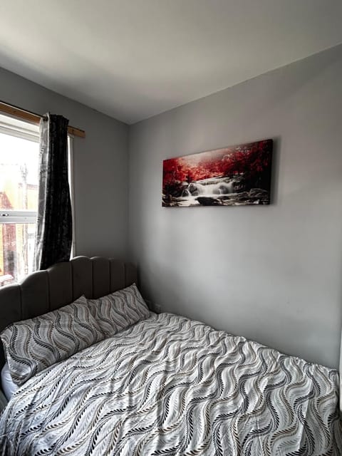 Private ensuite room close to Rotherham city centre 3 Vacation rental in Rotherham