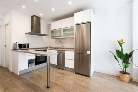 dishwasher, oven, toaster