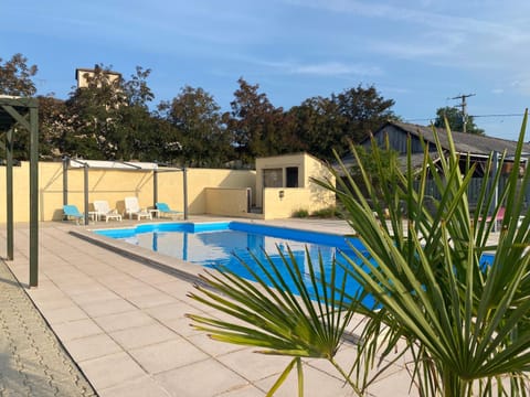 Swimming pool, Swimming pool
