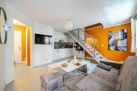 Communal lounge/ TV room, TV and multimedia, Kitchen or kitchenette, Living room, Seating area