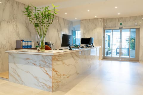 TV and multimedia, Lobby or reception