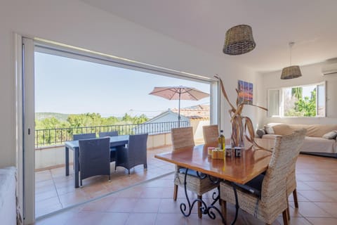 Patio, Dining area