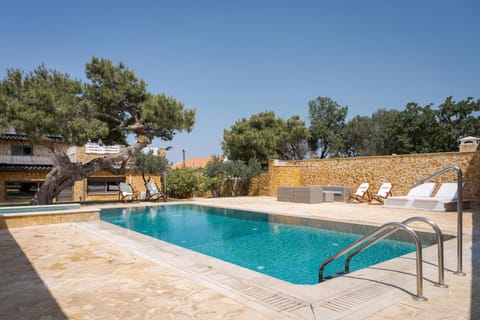 Day, Pool view, Swimming pool, sunbed