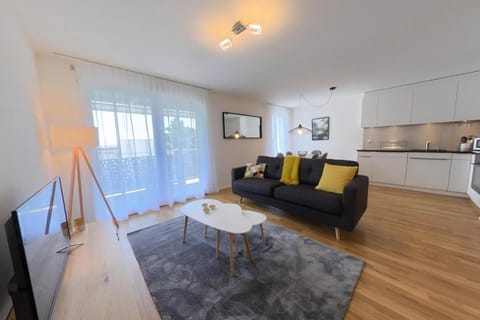 Kitchen or kitchenette, Living room, Seating area