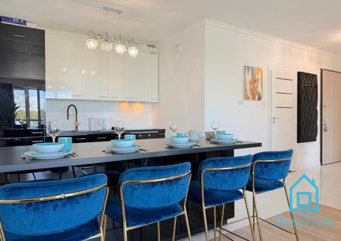 Bloom Apartment with Sauna & Gym, 5 Min to Baltic Sea & Polsat Plus Arena Apartment in Gdansk