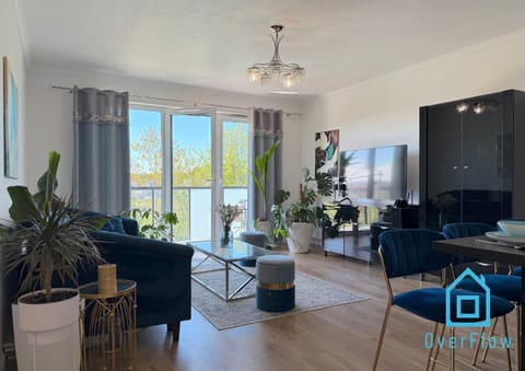 Bloom Apartment with Sauna & Gym, 5 Min to Baltic Sea & Polsat Plus Arena Apartment in Gdansk