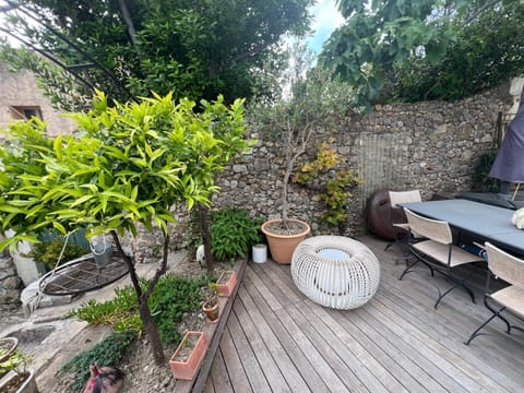 Charmante maison de village avec petite piscine privée House in Mougins