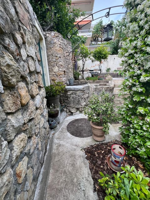 Charmante maison de village avec petite piscine privée House in Mougins