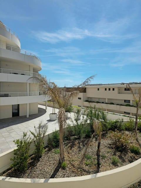 Property building, Spring, Day