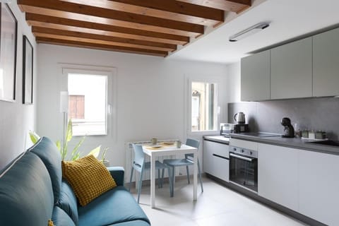 Kitchen or kitchenette, Living room