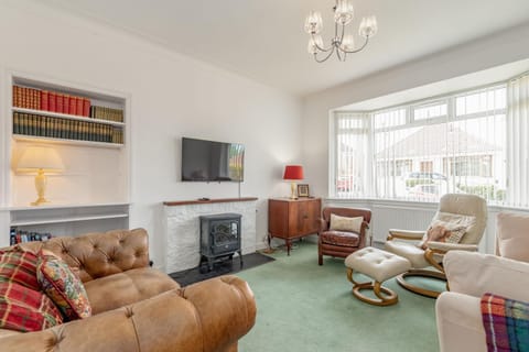 Communal lounge/ TV room, Living room