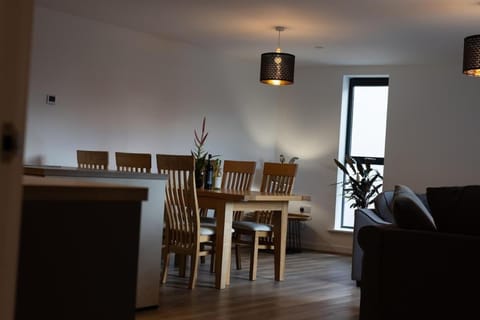 Cozy City Stay 2BR with Sofa Bed Apartment in Exmouth