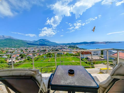 Patio, Nearby landmark, Day, View (from property/room), Balcony/Terrace, Seating area, Mountain view, Sea view