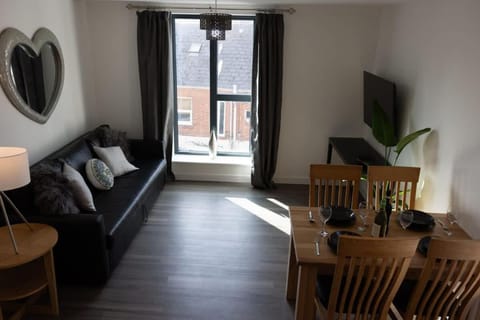 Modern 1BR with Sofa Bed Stay Apartment in Exmouth