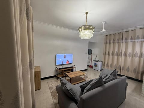 Communal lounge/ TV room, TV and multimedia, Living room, Seating area, Evening entertainment
