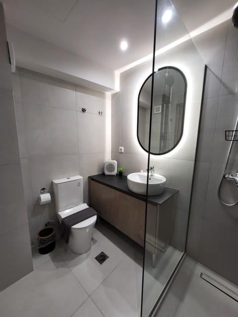 Shower, Toilet, Bathroom