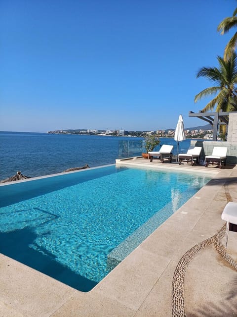 Sea view, Swimming pool, sunbed
