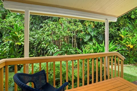 Kauai Hale Honu 6B by Coldwell Banker Island Vacations Apartment in Princeville