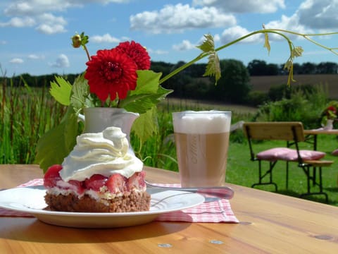 Natural landscape, Food and drinks