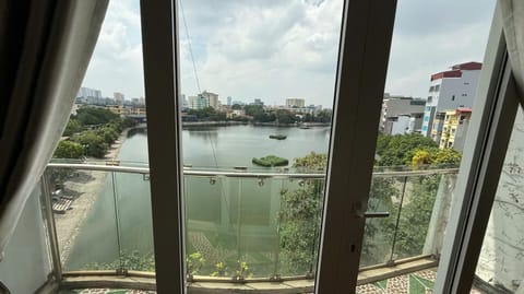 Balcony/Terrace, Lake view