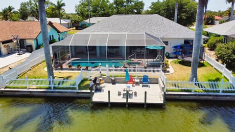 Property building, Patio, Natural landscape, Activities, Lake view, Pool view, Swimming pool, Swimming pool, sunbed