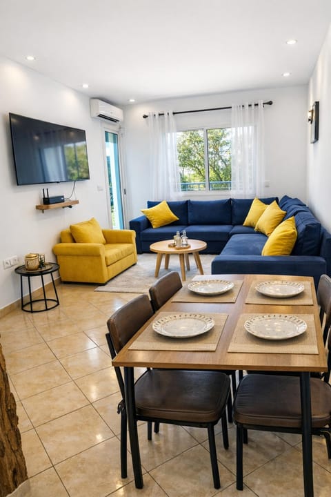 Communal lounge/ TV room, Living room, Lounge or bar