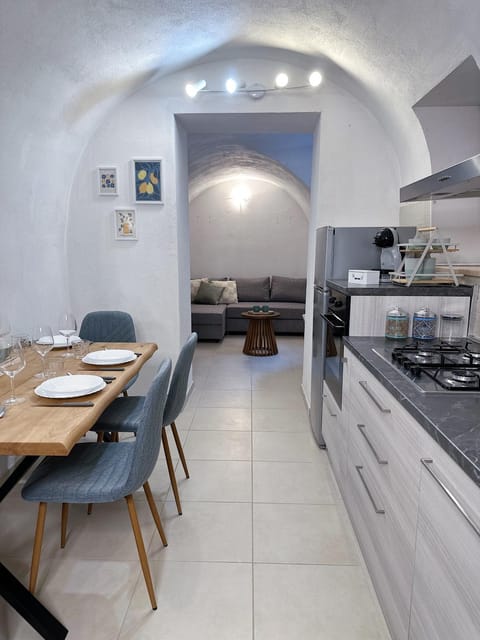 Living room, Dining area, pet friendly