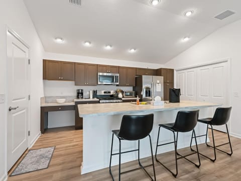 1642 Z5 VILLAGE OF LAKE DENHAM by REMAX Premier Villa in Leesburg