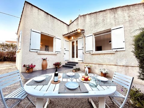 Pinède, calanques & jeux en famille pour 1 à 5 personnes House in Cassis