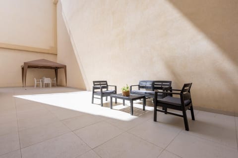 Patio, Day, Seating area