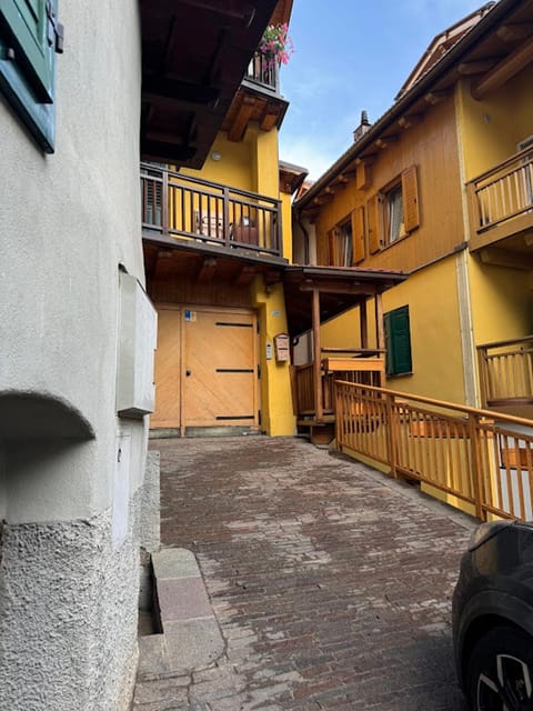 Property building, Street view