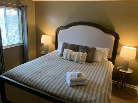 Riverfront Condo in DT House in East Nashville