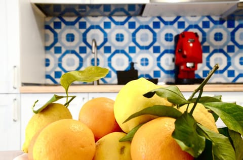 Kitchen or kitchenette, Food and drinks