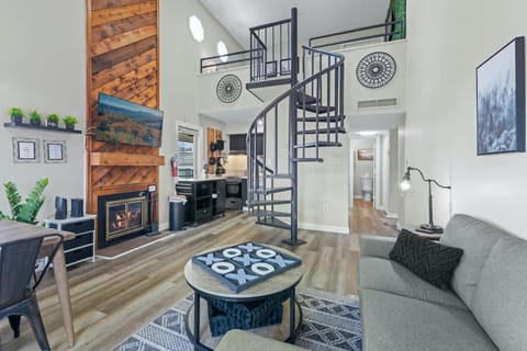 The Loft Picturesque Condo for 6 with Epic Views House in Gatlinburg