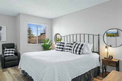 The Loft Picturesque Condo for 6 with Epic Views House in Gatlinburg