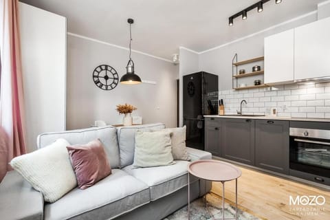 Hello Apartments Cozy Studio Hallera Apartment in Gdansk