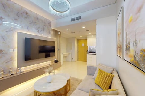 TV and multimedia, Kitchen or kitchenette, Living room, Seating area