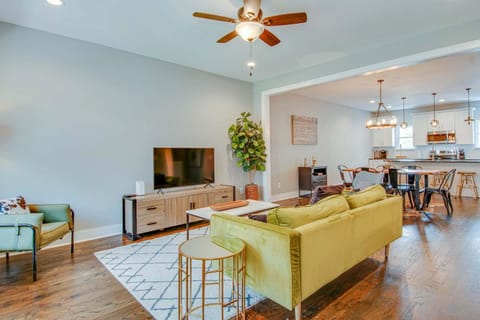 Couple Townhome Getaway near East Nashville House in East Nashville
