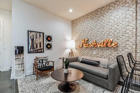 1 BDR Loft Near the Parthenon House in Nashville