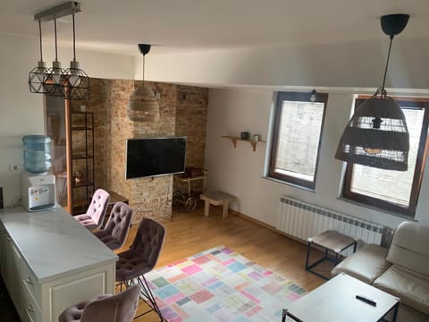 TV and multimedia, Dining area