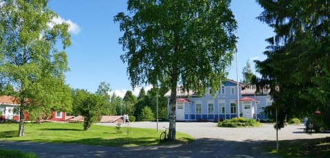 Property building, Garden, Street view